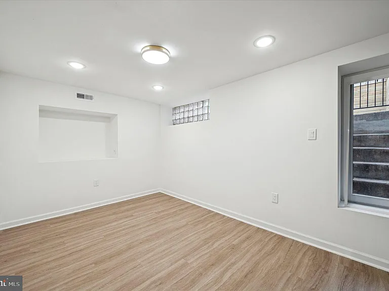 2553 S Dewey St #1 — Photo 14