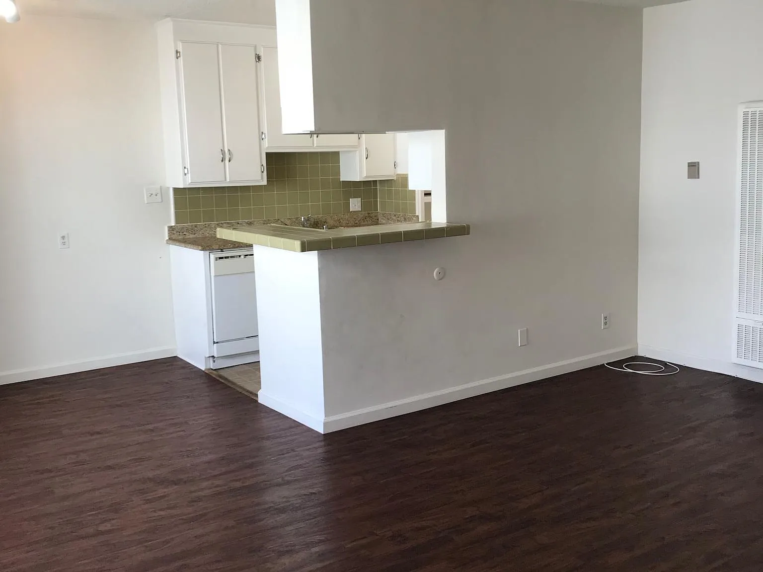 3911 Huron Ave — Photo 1