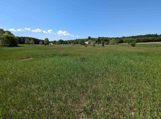 E2569 Bird Dog Ln, Waupaca, WI 54981