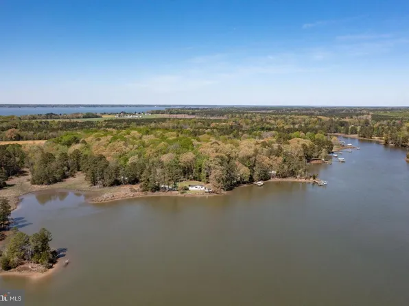 529 Morattico Creek Rd, Farnham, VA 22460