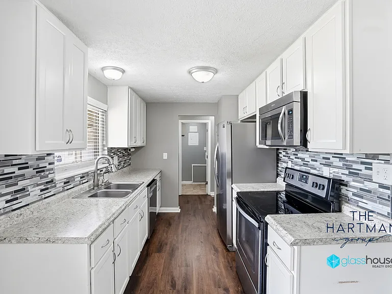 5455 Storck Dr — Photo 7