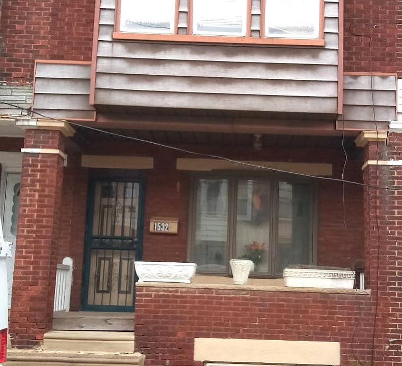 2nd image of 1532 S Myrtlewood St