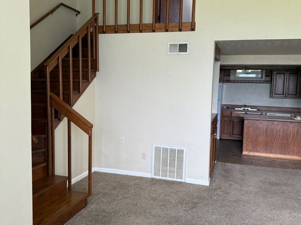 379 Hill Dr #3