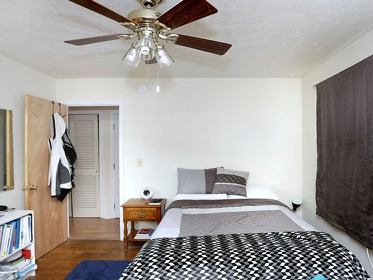 1348 Royalty Ct — Photo 7