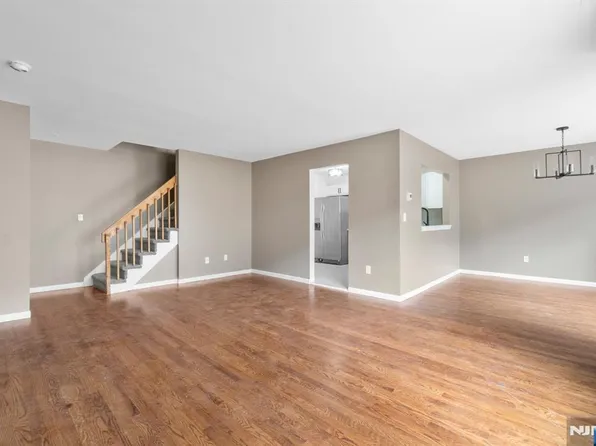 557 Ridge Lane, Fort Lee, NJ 07024