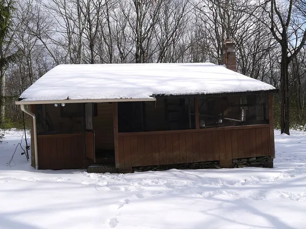 19C-717 # Rte, Pecks Pond, PA 18328