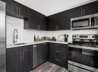 40 E Cedar St APT 5A, Chicago, IL 60611