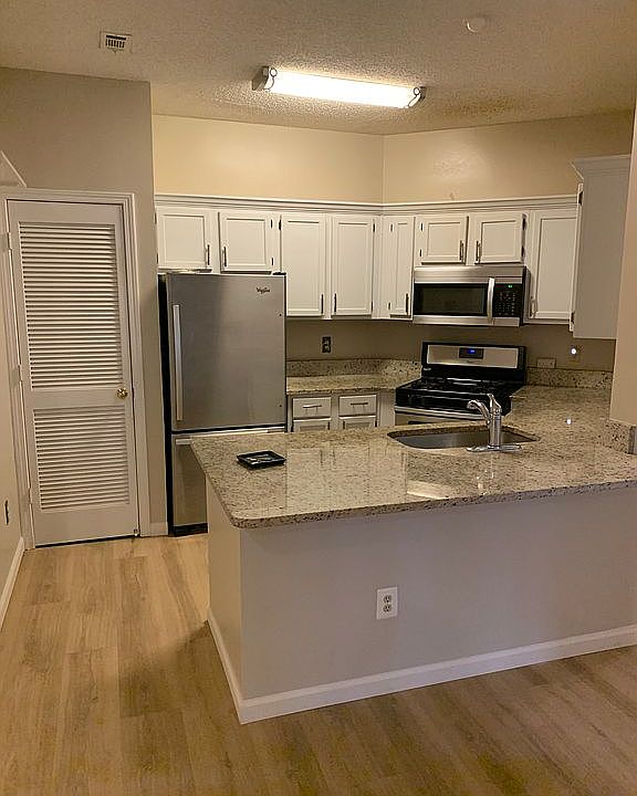 1st image of 4408 Helmsford Ln APT 106