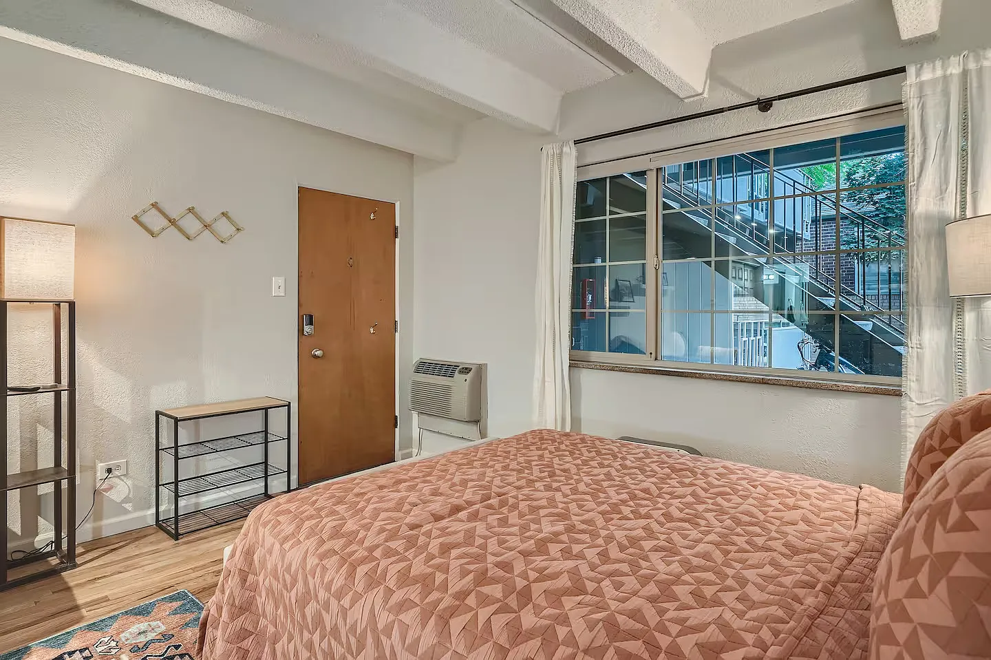 Modern Studio Near Wash Park Ideal for Long Stays & Remote Work — Photo 2