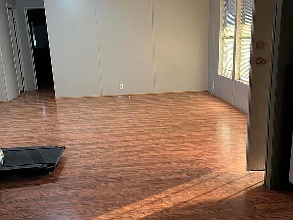 4th image of 607 N Cherry Ln