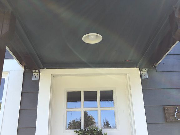 3rd image of 604 3rd Ave NE