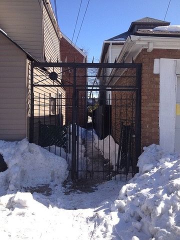2nd image of 7016 S Artesian Ave