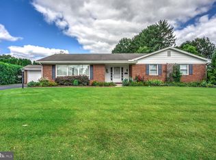933 Fairview Ave, Ephrata, PA 17522