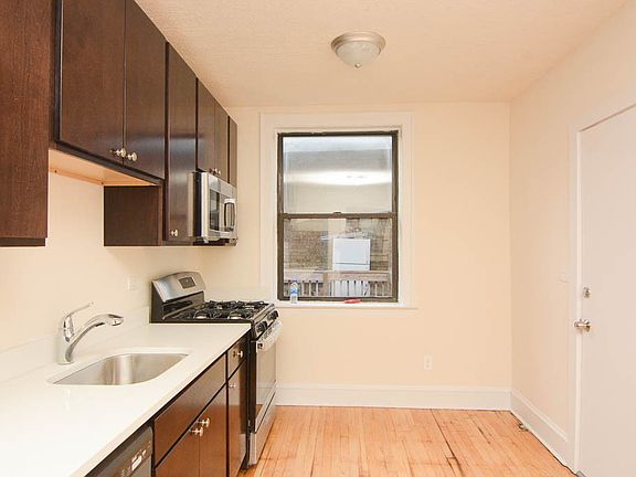 2nd image of 2332.5 N Spaulding Ave Unit A-4