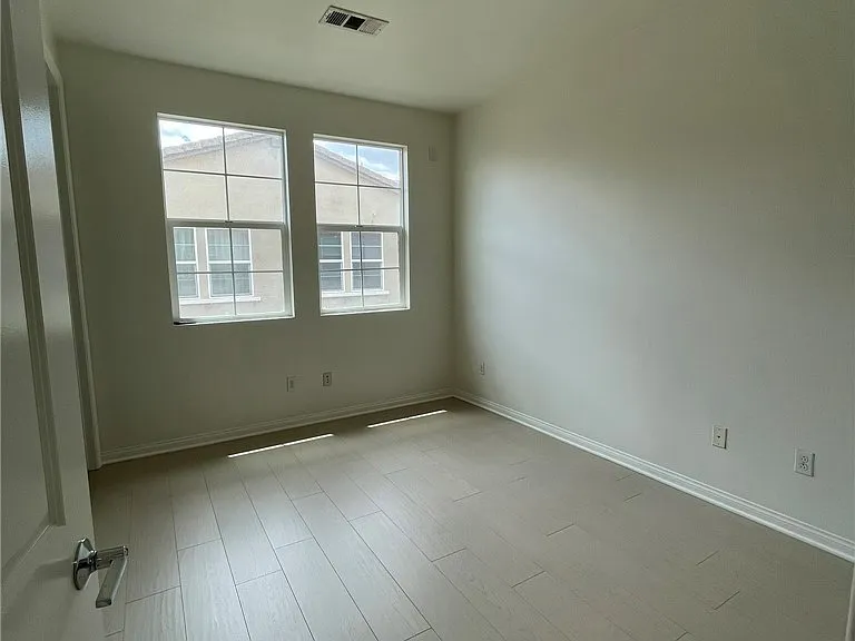 810 E Promenade #C — Photo 27