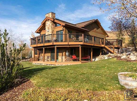 2nd image of 2080 Bear Dr