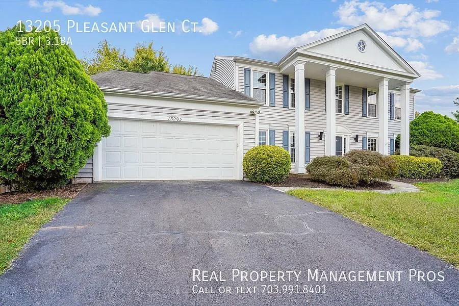 Beautifully Updated 5 Bedroom 3.5 Bath Colonial In Bradley Forest For Rent! — Photo 2