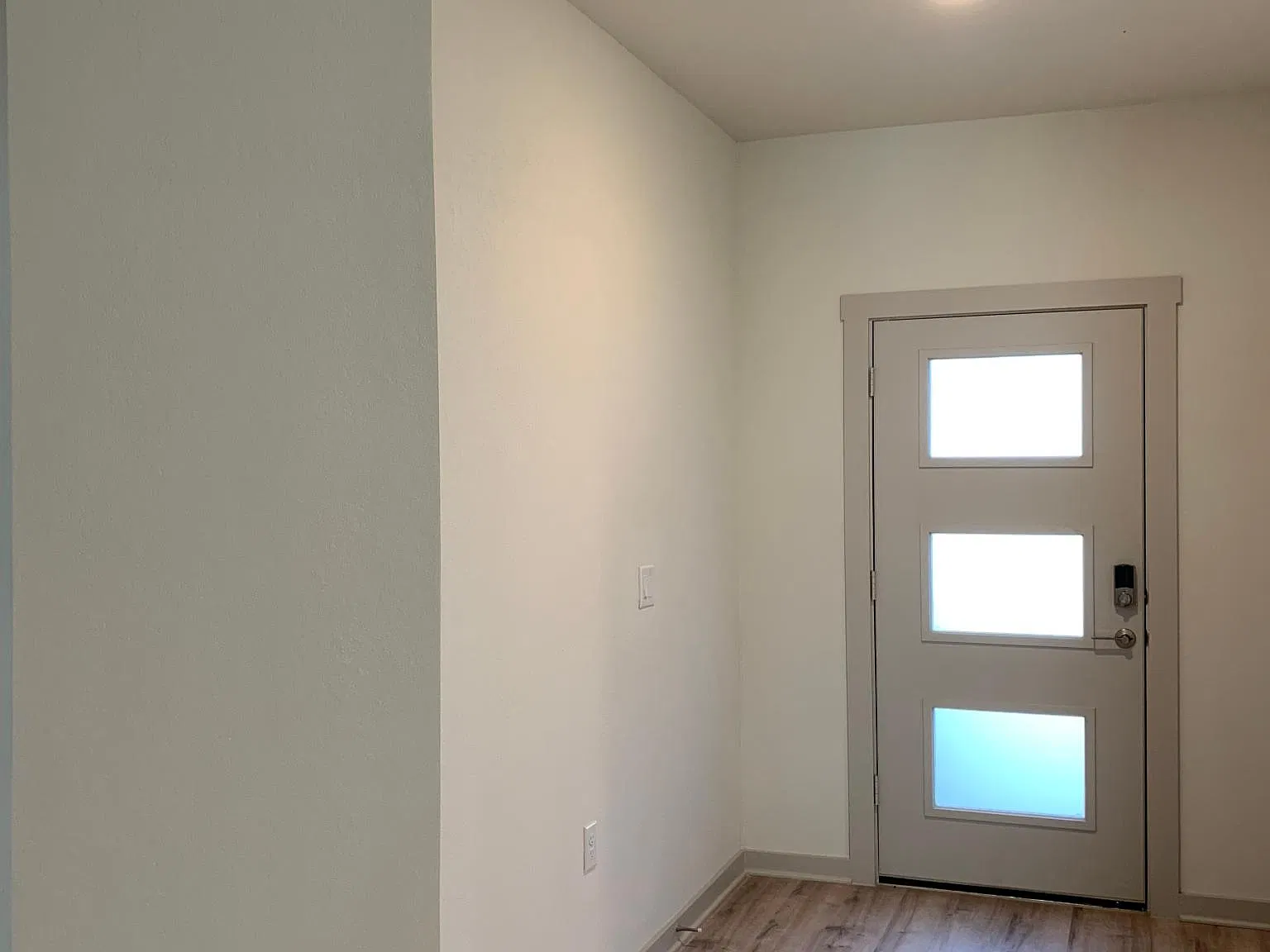 4 bed, 1676 sqft, $2,350 — Photo 3