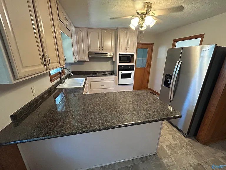 1607 Chapman Ave NE — Photo 7