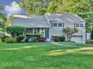 21 Woods Rd, Ramsey, NJ 07446