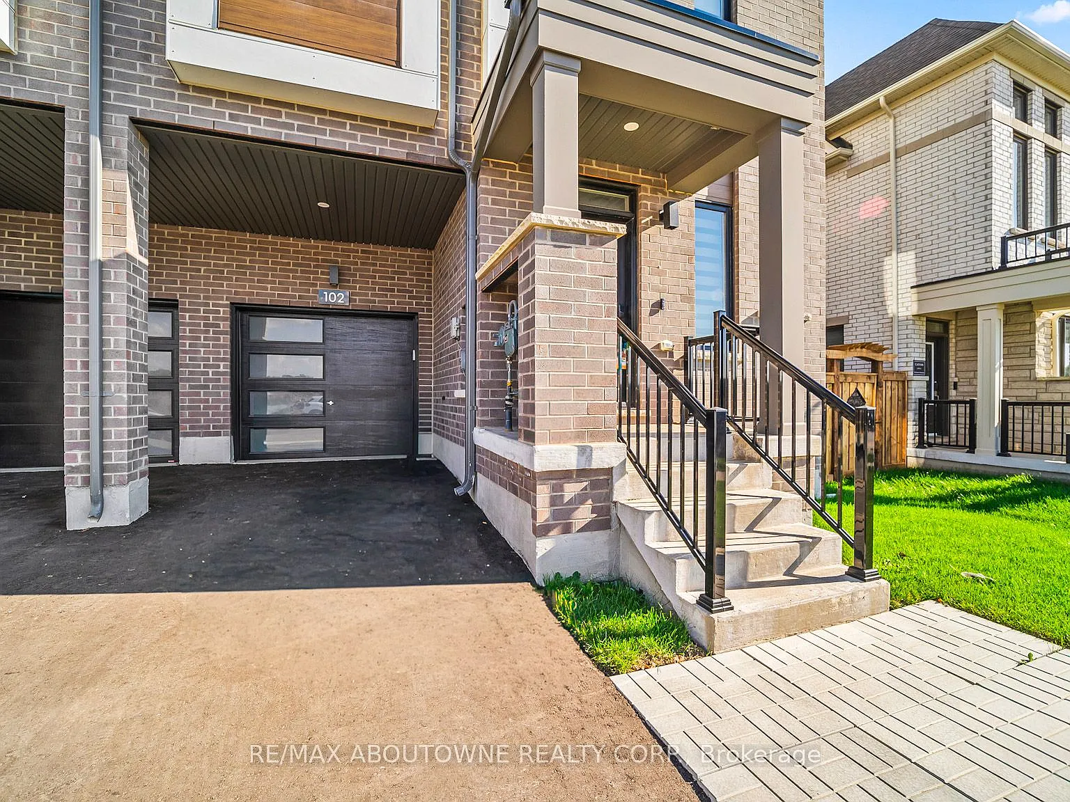 4 bed, $4,100 — Photo 2
