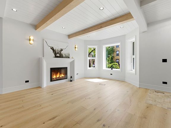 5th image of 5725 N Ridge Ave