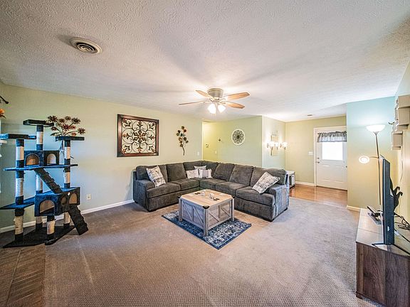 4th image of 201 Fieldmont Dr