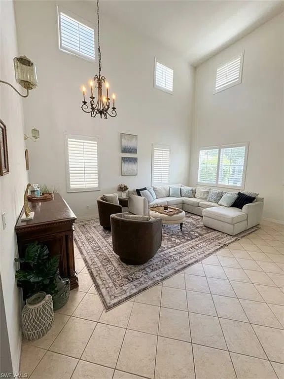 4 bed, 2.5 bath, 2752 sqft, $3,300 — Photo 4