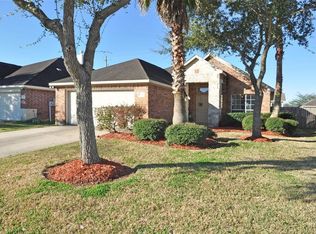 2972 Silver Landing Ln, Dickinson, TX 77539