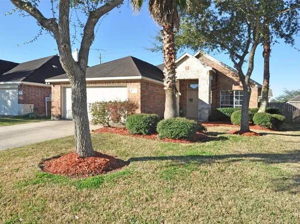 2972 Silver Landing Ln, Dickinson, TX 77539