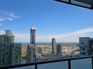 430 Square One Dr W #4004, Mississauga, ON L5B 0E2