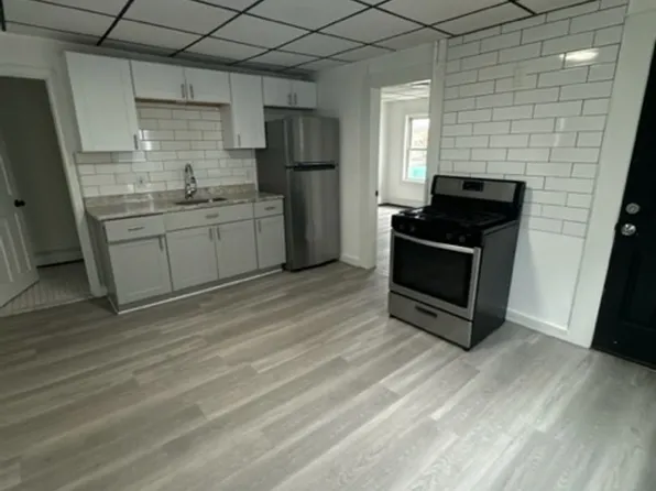 66 Broadway, 66 Broadway Unit 3L, Methuen, MA 01844
