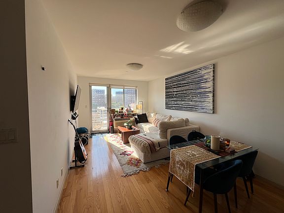 3rd image of 1635 Lexington Ave APT 7C