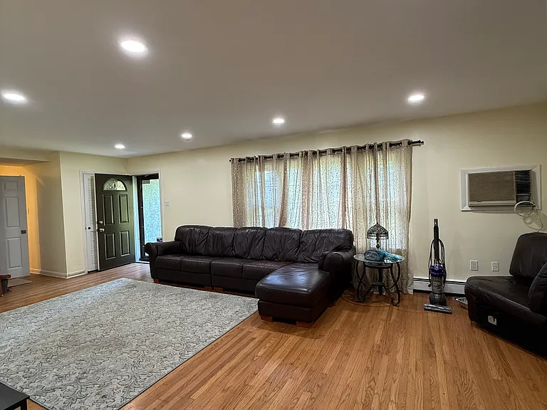 1116 Hagues Mill Rd — Photo 4