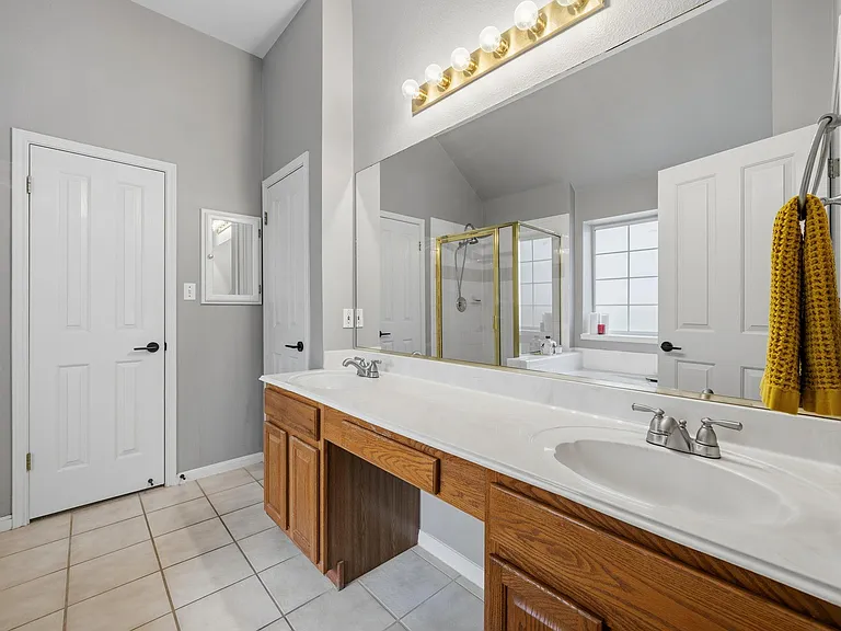 6816 Beatty Dr — Photo 24