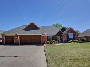 382 Windsor Rd, Midwest City, OK 73130