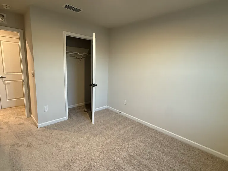 1523 39th Avenue Loop NE #4 — Photo 10