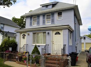 892 Washington St, Franklin Square, NY 11010