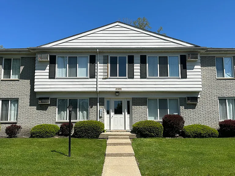 Discover the charm of Wellington Place Apartments, a small, quiet community offering renovated one-bedroom apartment homes in a picturesque, natural setting.