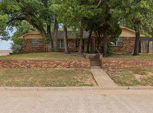 7725 NW 20th St, Bethany, OK 73008