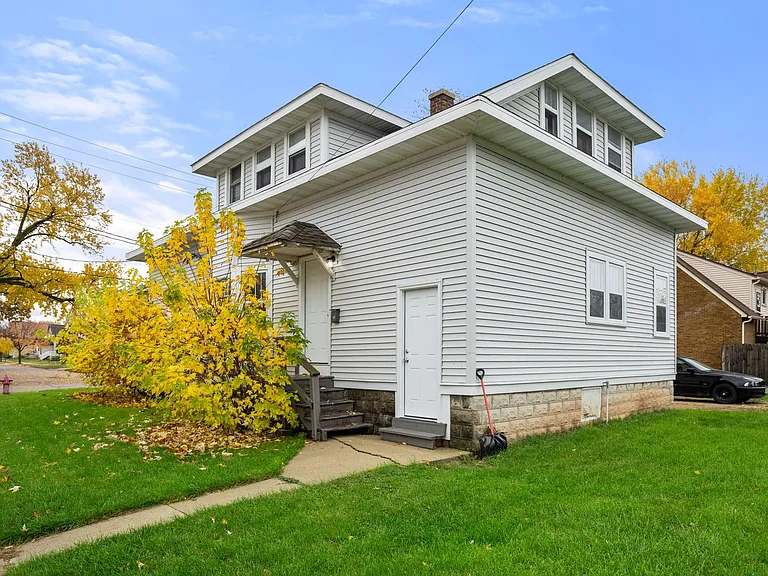 420 Appleton St — Photo 11