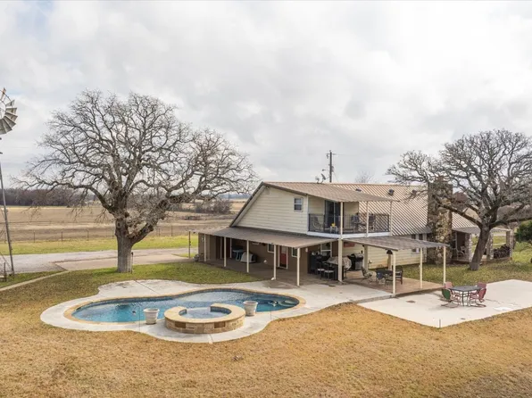 10700 Dry Branch Ct, Tolar, TX 76476