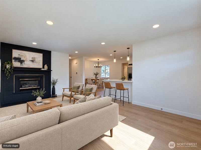 2nd image of 209 E 65th Street
