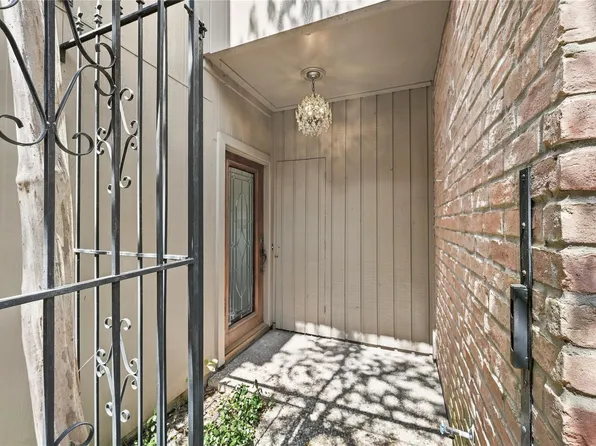 9400 Doliver Dr APT 16, Houston, TX 77063