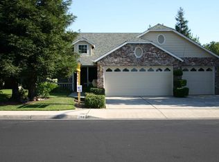 594 Cromwell Ave, Clovis, CA 93611