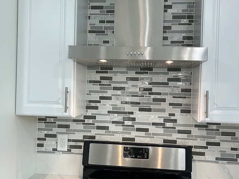 1206 W Craig St #2 — Photo 3