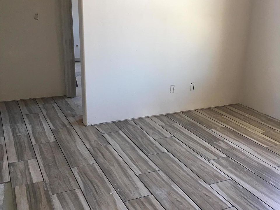 2nd image of 3300 E Cane Dr