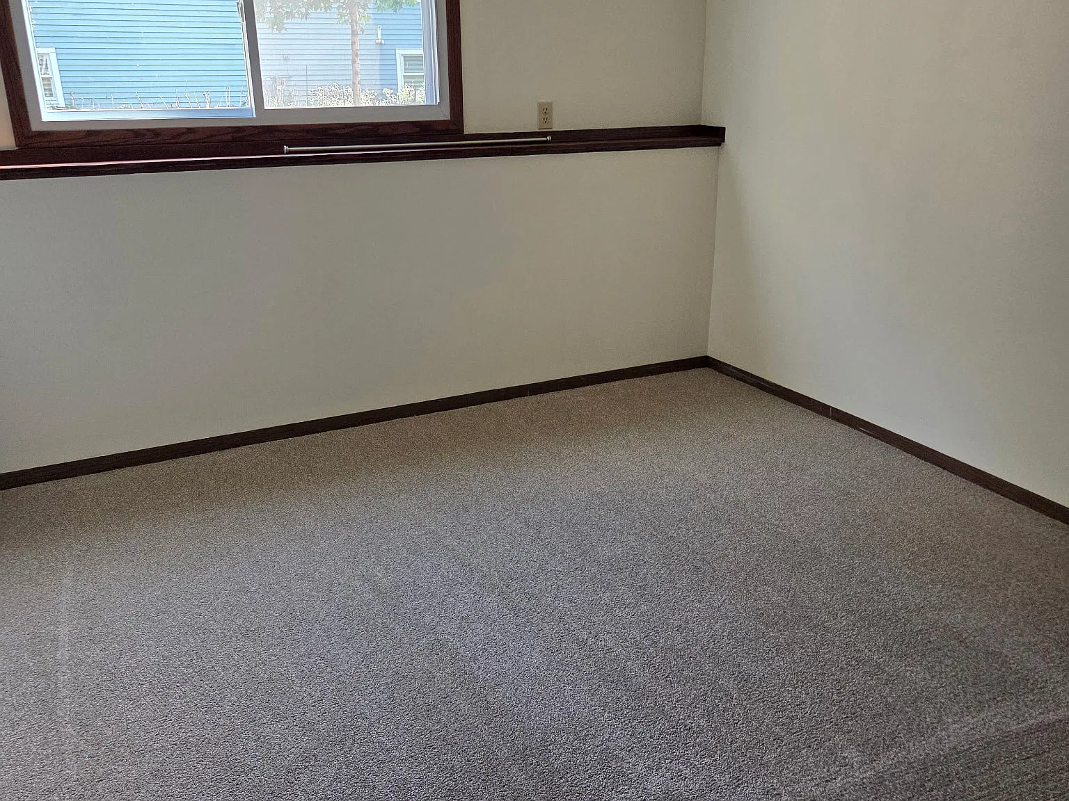 5509 Lynwood Dr — Photo 4