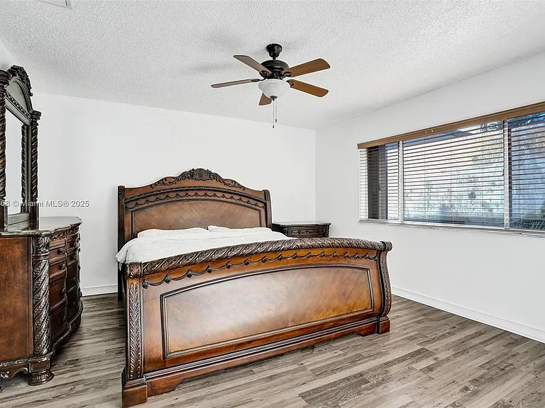 1233 Hampton Blvd — Photo 21