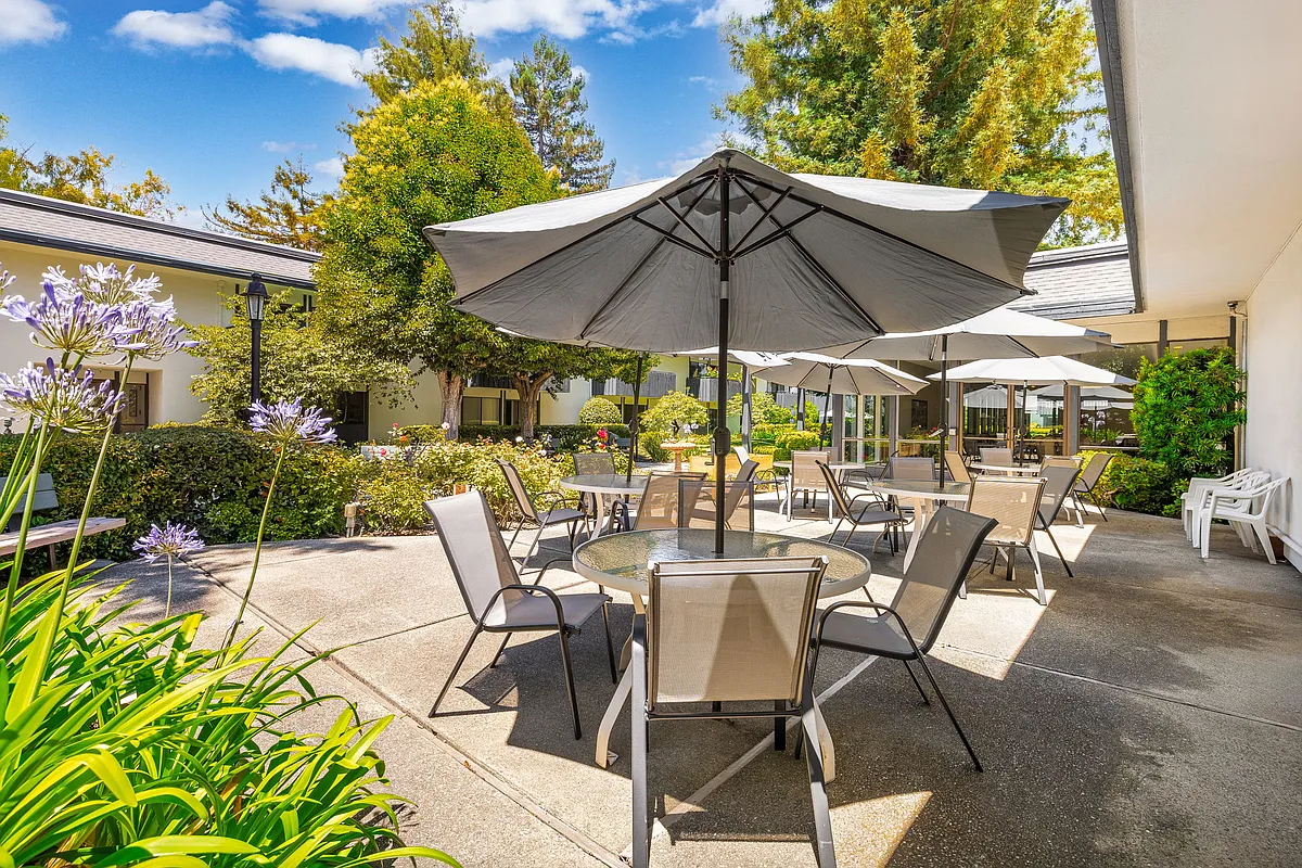 Building Photo - The Laurel at Mountain View (55+)